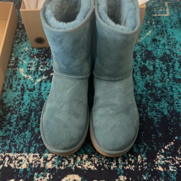 UGG W Classic Short II size 7 Balsam - Picture 4 of 5